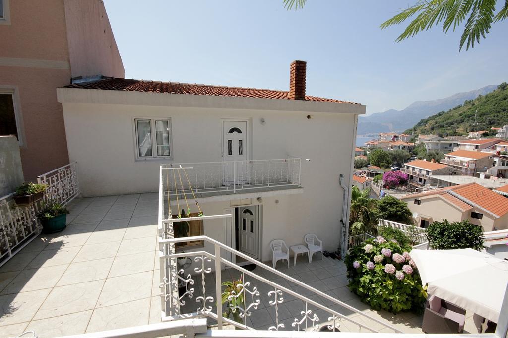 Apartments Aleksandar Sveti Stefan Exterior photo